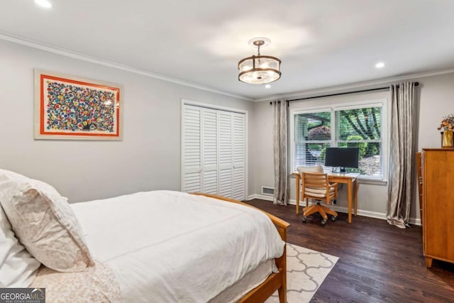 5860 Riverwood Dr, Sandy Springs, GA 30328 - bedroom featuring crown molding, baseboards, dark wood-style flooring, recessed lighting, and a desk