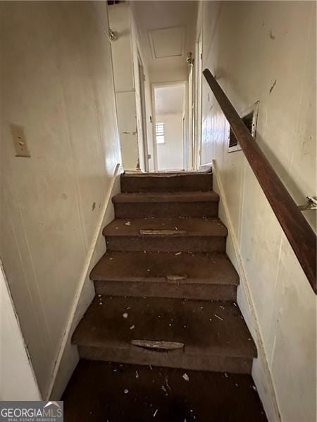 8423 Avalon Dr, Riverdale, GA 30274 - view of stairway