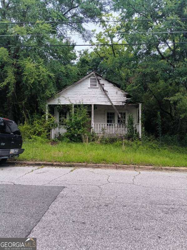 2717 10th St, Columbus, GA 31906 - bungalow-style home with covered porch