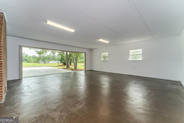 4124 W Rd, Blackshear, GA 31516 - garage featuring baseboards