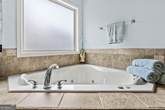 9065 Yellow Pine Ct, Gainesville, GA 30506 - full bath with a whirlpool tub