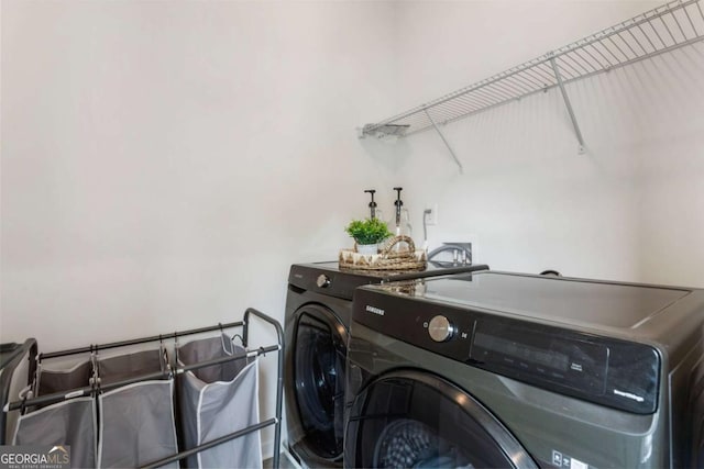 160 Winner St, Acworth, GA 30102 - laundry area featuring independent washer and dryer