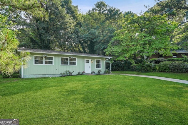 390 Lincoln Pl SW, Atlanta, GA 30315 - view of front of home with a front yard
