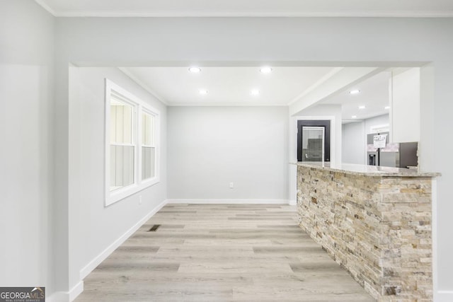 1017 Oak Ridge Dr, Byron, GA 31008 - bar featuring light wood-type flooring, recessed lighting, crown molding, and baseboards