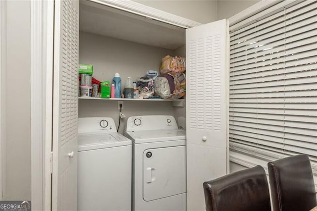 365 Winding River Dr Unit # E, Atlanta, GA 30350 - laundry area with washing machine and dryer