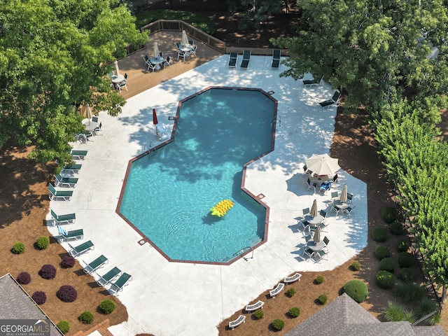 3535 Fairgreen Ct, Douglasville, GA 30135 - community pool featuring a patio