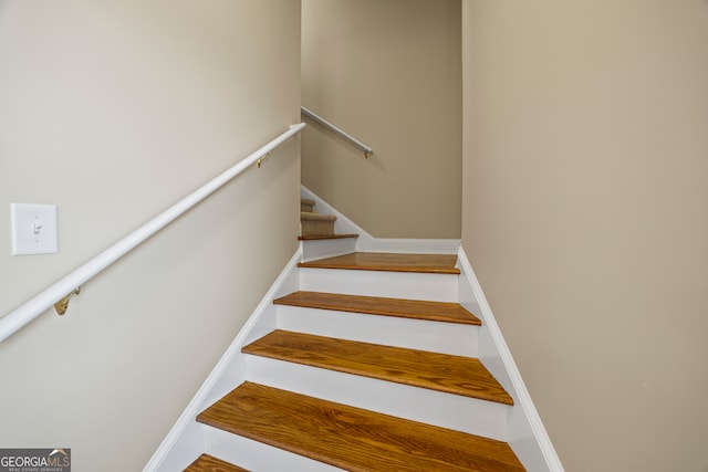 894 Oak Pointe Dr, Cleveland, GA 30528 - view of stairway
