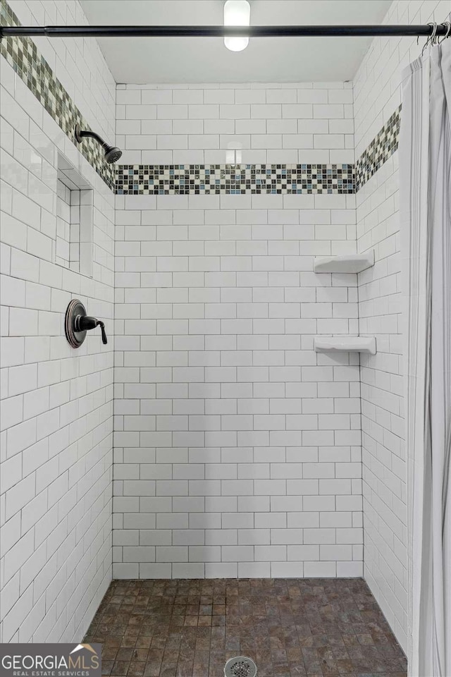 11785 Mountain Laurel Dr, Roswell, GA 30075 - full bath with a shower stall