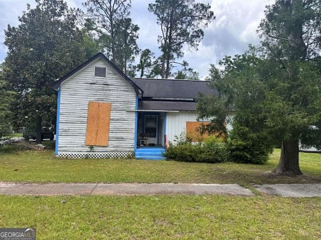 710 Washington Ave, Waycross, GA 31503 - view of front of property with a front yard