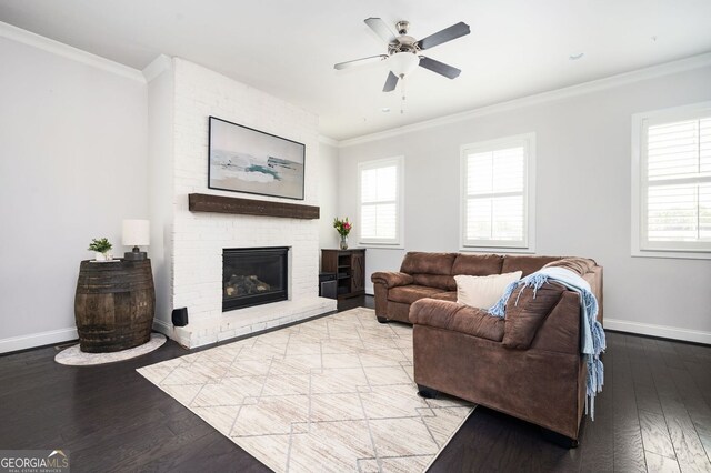 2026 Forte Ln, Alpharetta, GA 30009 - living area featuring baseboards, wood finished floors, crown molding, plenty of natural light, and a ceiling fan