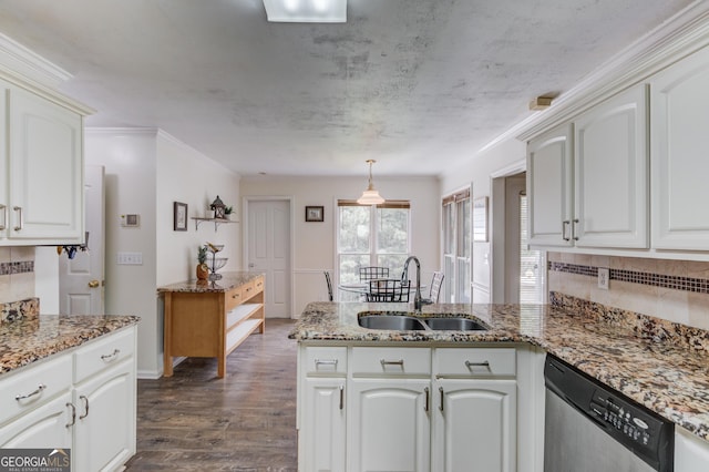 2005 Ashton Pointe Dr, Dacula, GA 30019 - kitchen featuring dishwasher, a sink, a peninsula, tasteful backsplash, and ornamental molding