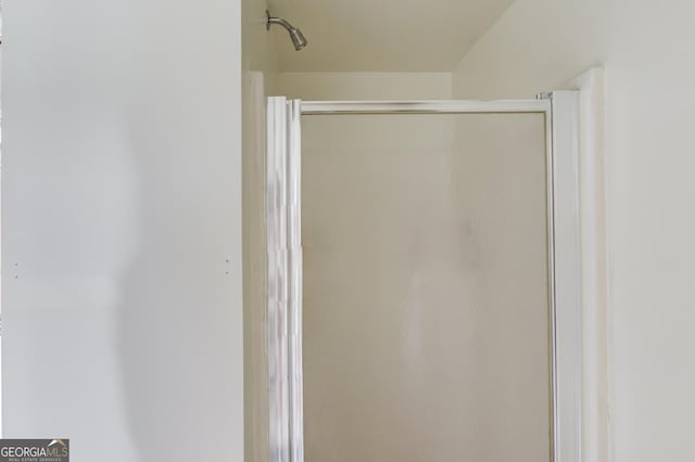 2005 Ashton Pointe Dr, Dacula, GA 30019 - full bathroom featuring a stall shower
