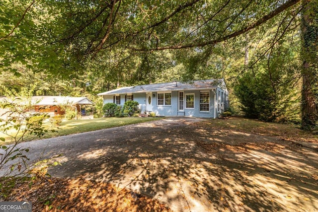 2849 Crescendo Dr, Atlanta, GA 30318 - ranch-style home featuring driveway