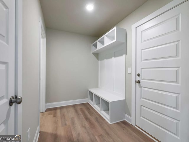 204 Rachel Ln, Hartwell, GA 30643 - mudroom featuring wood finished floors, baseboards, and recessed lighting