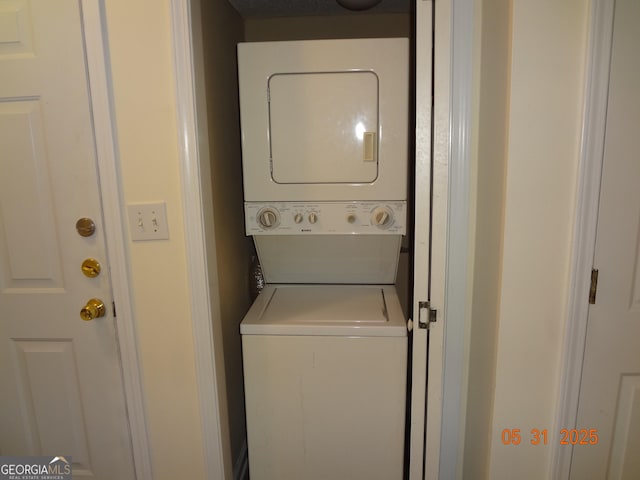 245 Amal Dr SW Apt 2010, Atlanta, GA 30315 - laundry area with stacked washer / drying machine