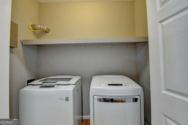 4901 Briarleigh Chase SW, Mableton, GA 30126 - laundry area with washing machine and dryer