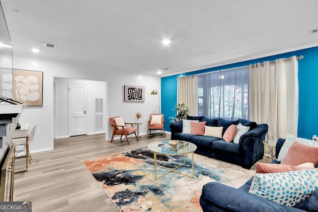 766 Blanton Blvd, Macon, GA 31210 - living room featuring light wood-style flooring, baseboards, and recessed lighting