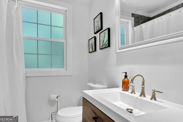 766 Blanton Blvd, Macon, GA 31210 - full bath featuring toilet, vanity, and a shower with curtain