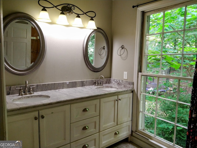 302 Morningside Dr, Clarkesville, GA 30523 - full bath featuring double vanity