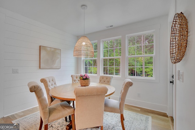 140 S Alexander Creek Rd, Newnan, GA 30263 - dining area featuring light wood finished floors and baseboards