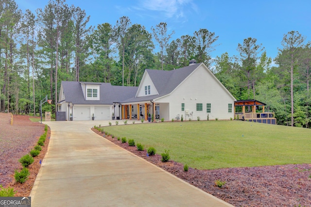 140 S Alexander Creek Rd, Newnan, GA 30263 - modern farmhouse featuring driveway, an attached garage, and a front lawn
