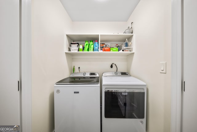 308 Reed St, Scottdale, GA 30079 - laundry area featuring independent washer and dryer