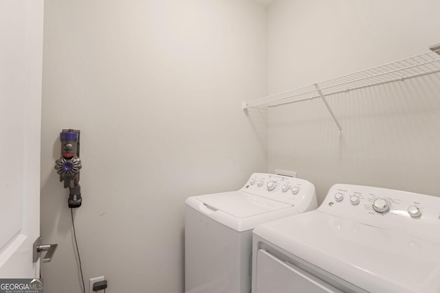 4202 Deming Cir, Sandy Springs, GA 30342 - laundry area featuring washer and dryer