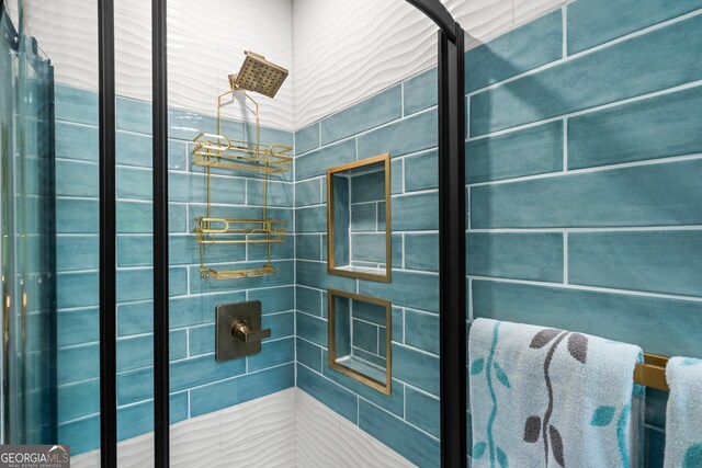 534 Mountainside Dr, Rabun Gap, GA 30568 - bathroom with a tile shower