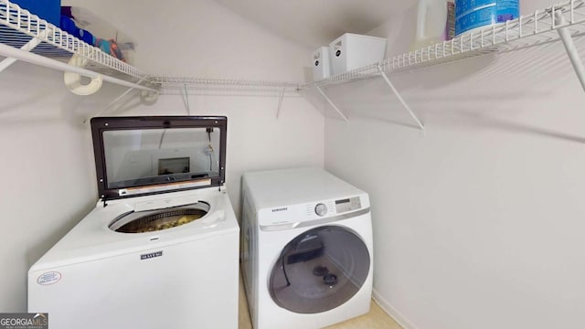 2060 Simonton Bridge Rd, Watkinsville, GA 30677 - laundry area featuring washing machine and clothes dryer