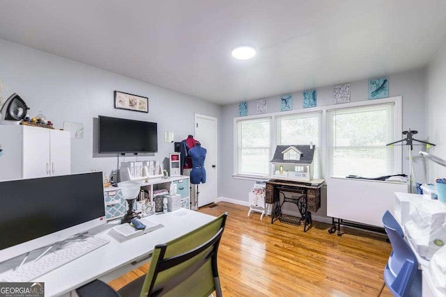 913 7th Ave, Albany, GA 31701 - office space with light wood finished floors and baseboards