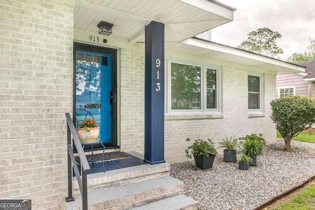 913 7th Ave, Albany, GA 31701 - view of exterior entry featuring brick siding