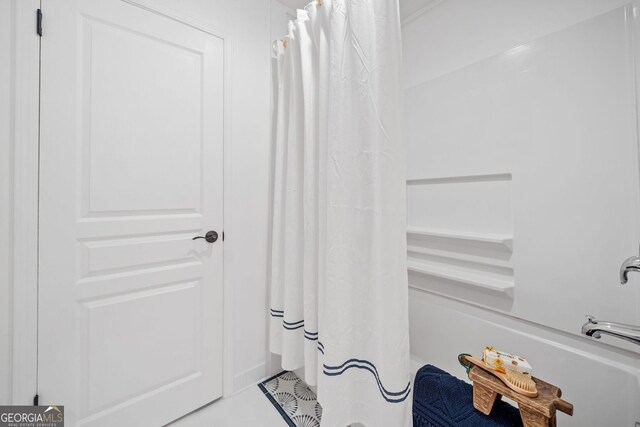 545 Matterhorn Way, Alpharetta, GA 30022 - bathroom with tile patterned flooring and curtained shower