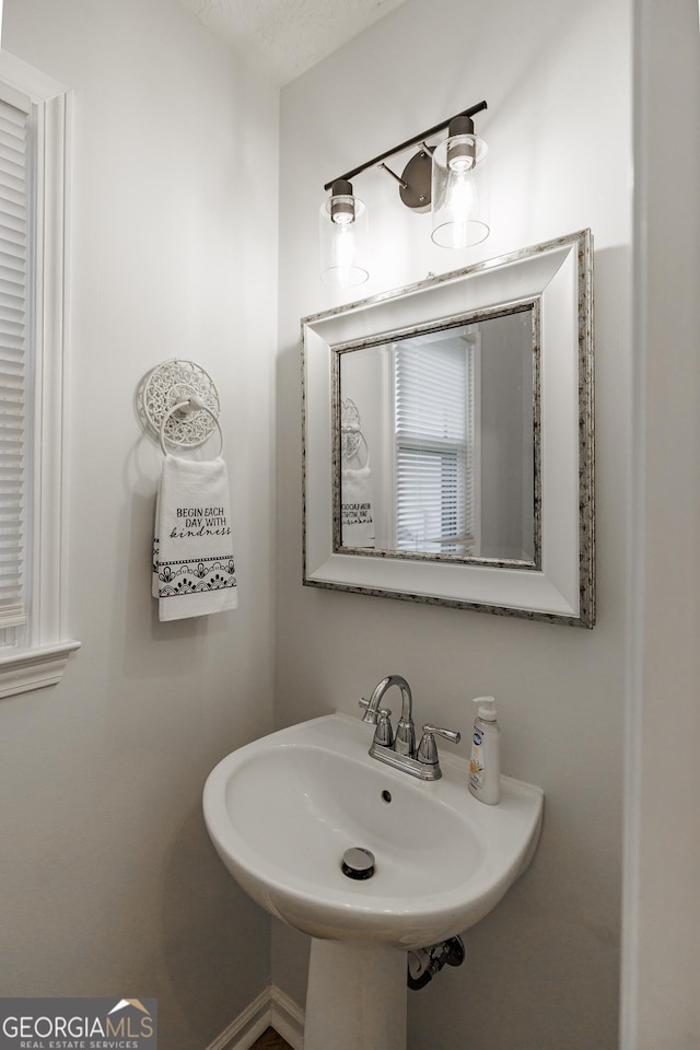 870 Rutherford Dr, Dacula, GA 30019 - bathroom featuring a sink