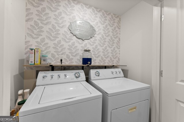 61 N Auburn Landing Pl, Auburn, GA 30011 - laundry area featuring washing machine and clothes dryer
