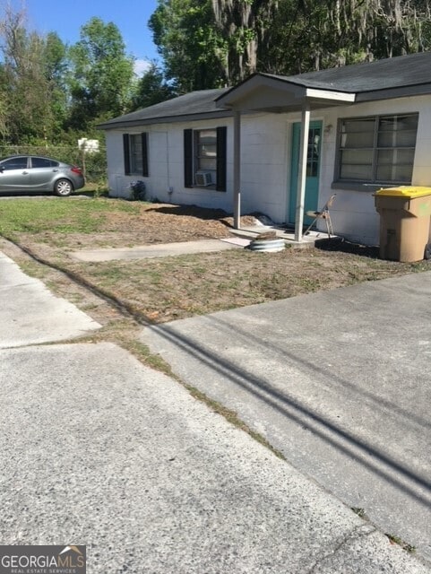 2214 Shell Rd, Savannah, GA 31404 - ranch-style house with concrete block siding