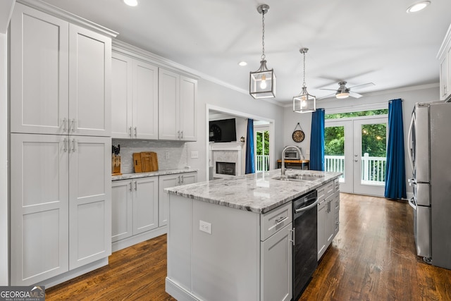 1010 Longcreek Pointe Pointe, Alpharetta, GA 30005 - kitchen featuring a sink, stainless steel appliances, a ceiling fan, recessed lighting, and ornamental molding