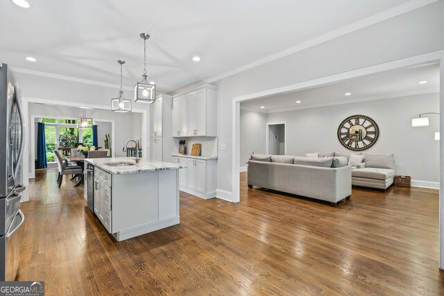 1010 Longcreek Pointe Pointe, Alpharetta, GA 30005 - kitchen featuring a sink, open floor plan, white cabinetry, dark wood-style flooring, and recessed lighting