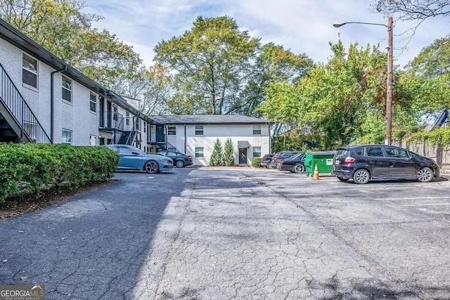 351 Cherokee Ave SE Apt 10, Atlanta, GA 30312 - view of uncovered parking lot
