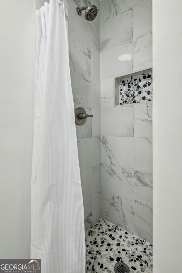 2485 Hillside Ave, Decatur, GA 30032 - full bathroom featuring a stall shower