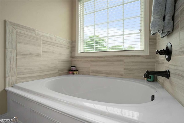 255 Solihull Ln, Athens, GA 30605 - bathroom featuring a garden tub