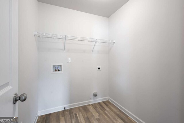 761 Riverside Dr NW, Calhoun, GA 30701 - hall with an upstairs landing and carpet