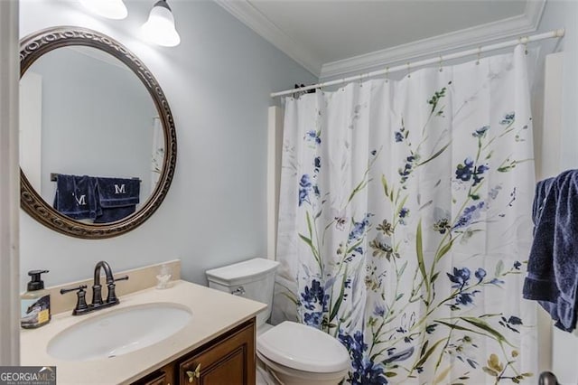 262 Sandhurst Ct, Suwanee, GA 30024 - full bath featuring vanity, toilet, crown molding, and curtained shower