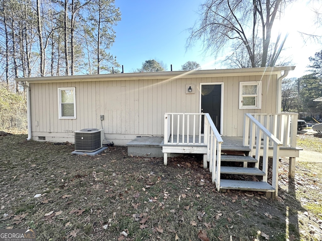 914 Mercury Dr NW, Atlanta, GA 30331 - back of house featuring a deck and crawl space