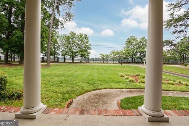 2808 Peeler Rd, Dunwoody, GA 30360 - surrounding community featuring a yard