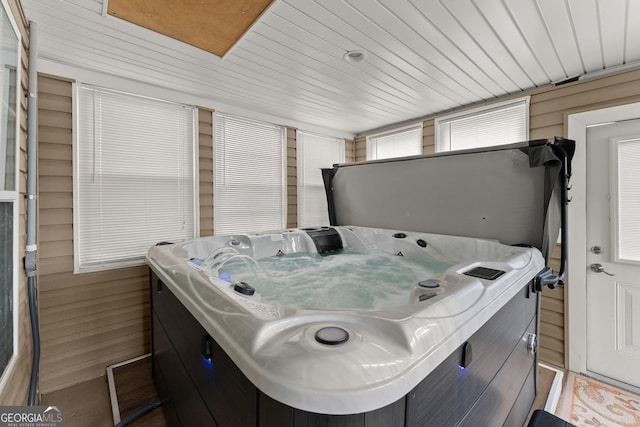 8958 Bill Savage Rd, Lula, GA 30554 - sunroom / solarium with a jacuzzi