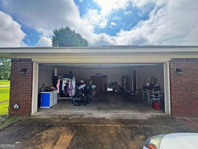 114 Van Dr, Kathleen, GA 31047 - garage with concrete driveway