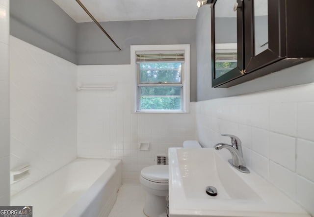 3080 Lynhurst Cir SW, Atlanta, GA 30311 - bathroom featuring tile walls and wainscoting