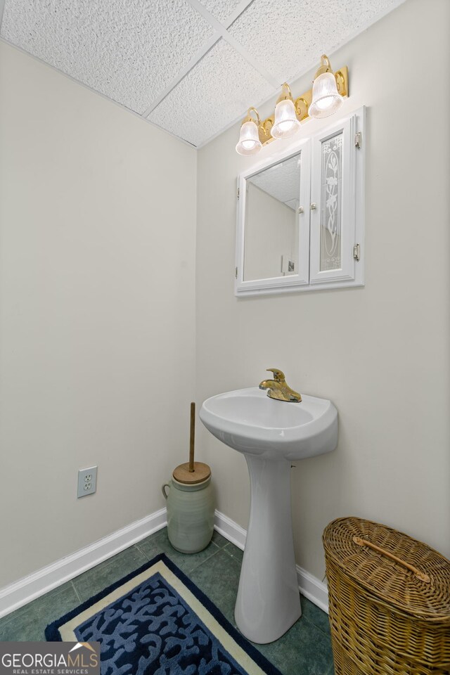 2722 Brookhaven Ln, Buford, GA 30518 - bathroom featuring tile patterned floors
