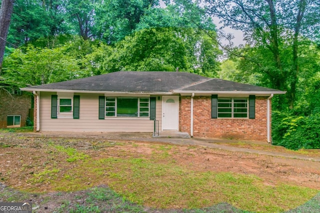 2582 Springdale Rd SW, Atlanta, GA 30315 - ranch-style house featuring brick siding
