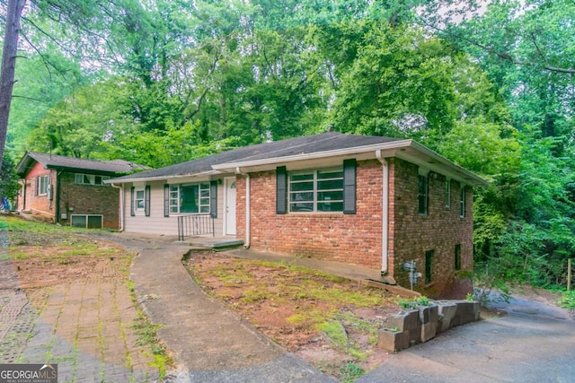 2582 Springdale Rd SW, Atlanta, GA 30315 - view of front of house featuring brick siding